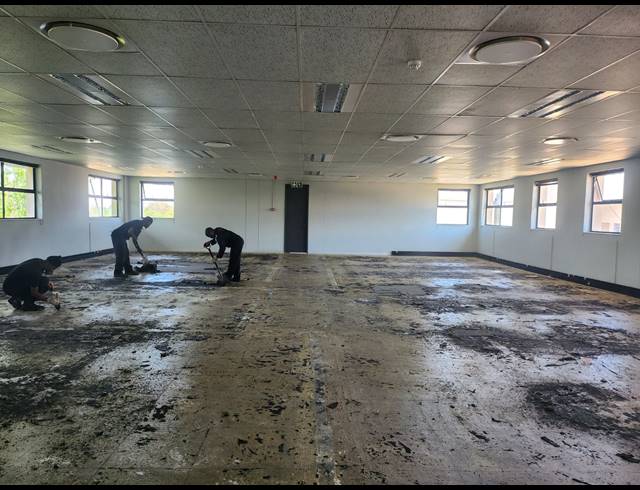 1,380M² OFFICE TO LET IN RANDJESPARK